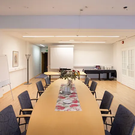 Karhu Hotel 3*
